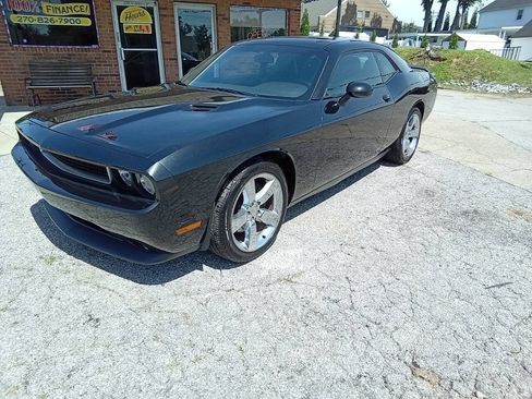 Used 2011 Dodge Challenger RWD image 1