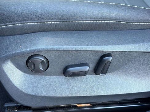 Used 2024 Volkswagen Taos SE image 14