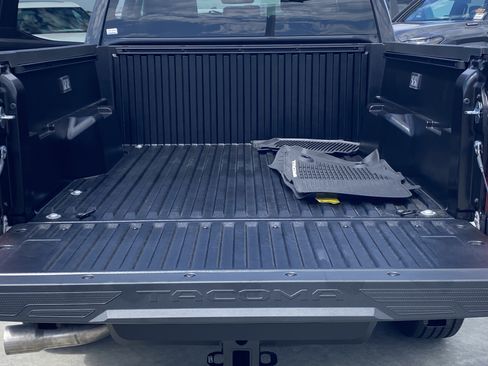 Certified 2026 Toyota Tacoma SR5 AWD/4WD image 22