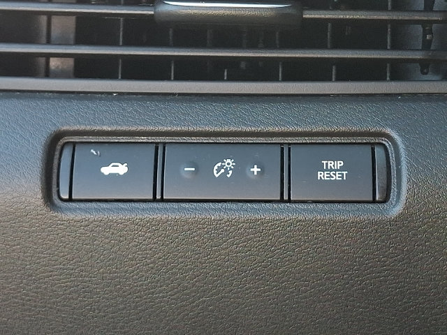 Used 2025 Nissan Altima 2.5 SV FWD image 24