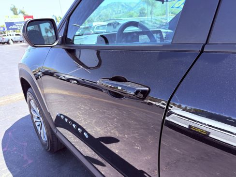 Used 2026 Chevrolet Equinox LT image 38