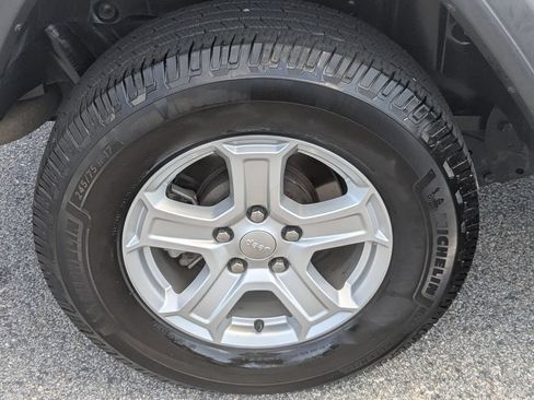 Used 2021 Jeep Wrangler Unlimited Sport AWD/4WD image 13