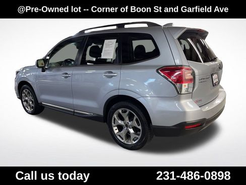 Used 2017 Subaru Forester 2.5i Touring AWD/4WD image 3