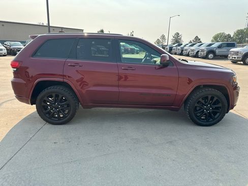 Used 2019 Jeep Grand Cherokee Altitude AWD/4WD image 36