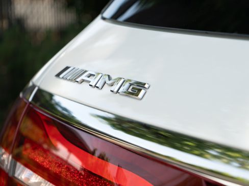 Used 2018 Mercedes-Benz E 63 AMG S image 50