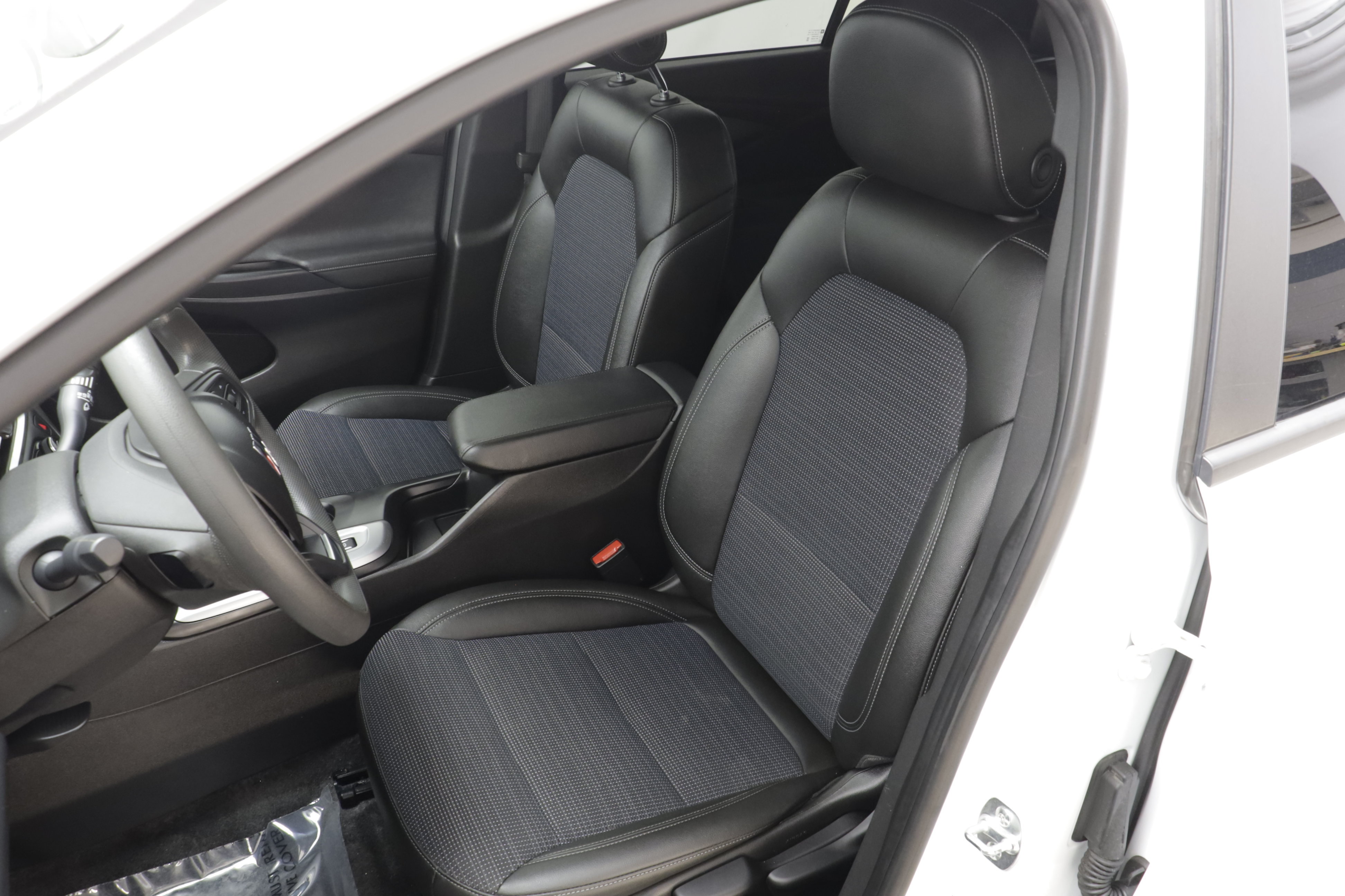 Used 2025 Buick Envista Preferred FWD image 13