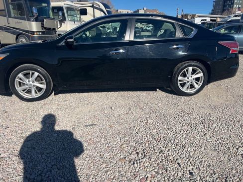 Used 2014 Nissan Altima 2.5 SV w/ Convenience Package image 2