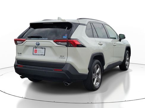 Used 2021 Toyota RAV4 XLE Premium AWD/4WD image 3