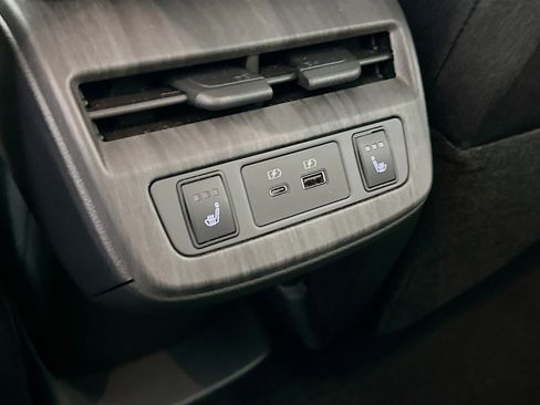 Used 2023 Nissan Ariya FWD image 27