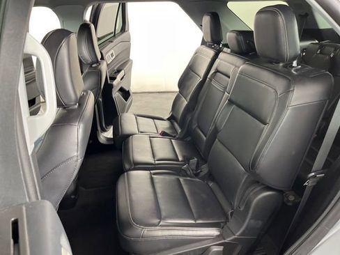 Used 2023 Ford Explorer Limited image 45