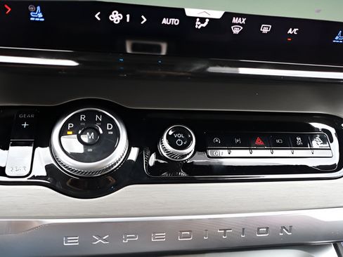 New 2026 Ford Expedition Max Platinum w/ Driver's Package AWD/4WD image 19
