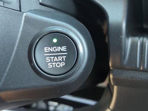 Used 2025 Ford Ranger Lariat w/ Trailer Tow Package image 28