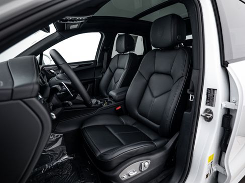 New 2026 Porsche Macan S image 5
