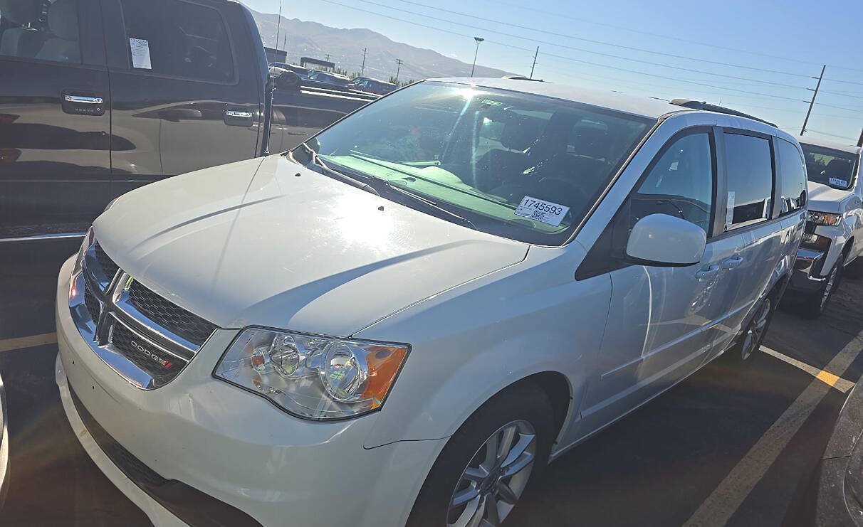 Used 2016 Dodge Grand Caravan SXT FWD image 5