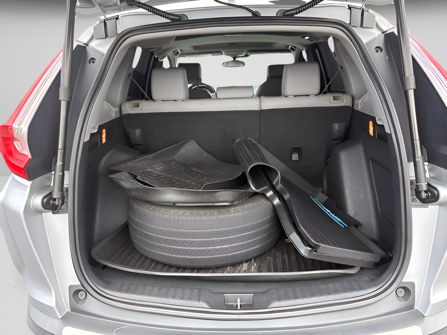 Used 2018 Honda CR-V Touring image 17