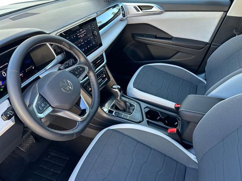 New 2026 Volkswagen Taos SE FWD image 8