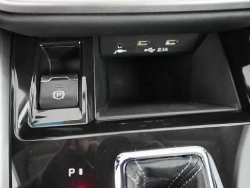 Used 2022 Subaru Outback Limited image 29