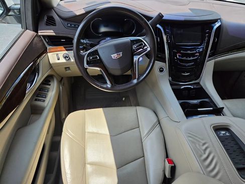 Used 2017 Cadillac Escalade ESV Premium Luxury AWD/4WD image 13