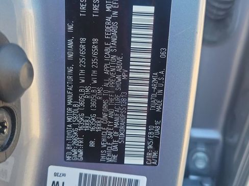 Certified 2023 Toyota Highlander XLE image 38