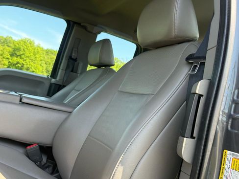 Used 2022 Ford F250 XL w/ Power Equipment Group AWD/4WD image 18