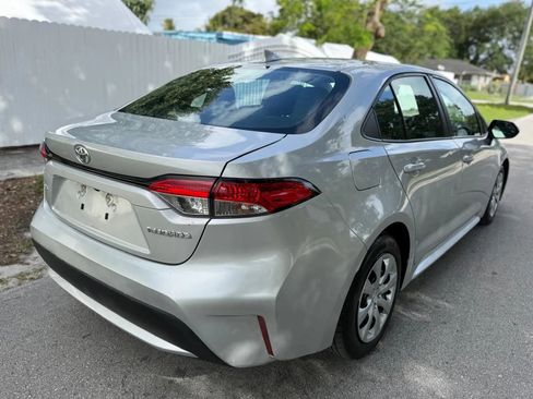 Used 2021 Toyota Corolla LE FWD image 8