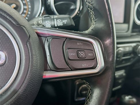 Used 2020 Jeep Wrangler Unlimited Sahara image 25