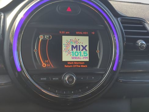 Used 2017 MINI Cooper Clubman Cooper image 17