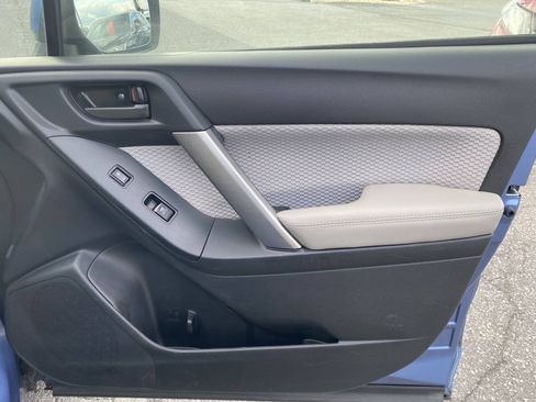 Used 2018 Subaru Forester 2.5i Premium AWD/4WD image 16