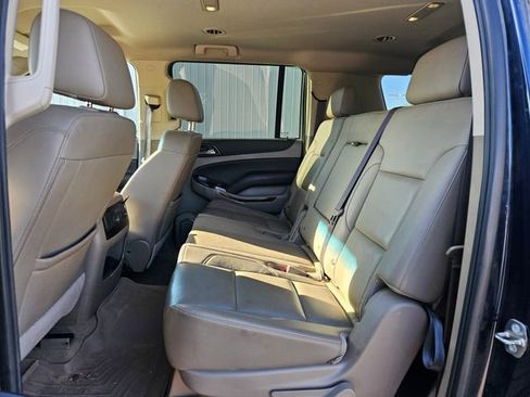 Used 2019 Chevrolet Suburban LT image 6