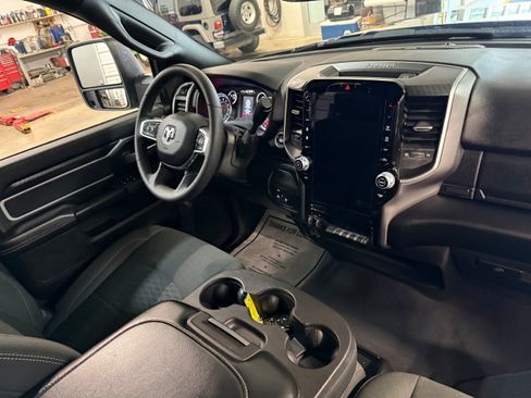 Certified 2025 RAM 2500 Big Horn AWD/4WD image 14