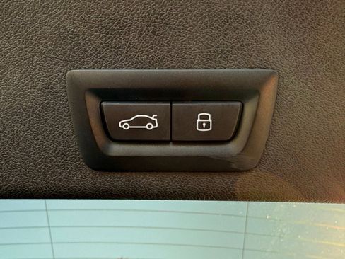 Used 2025 BMW X6 xDrive40i w/ Executive Package image 18