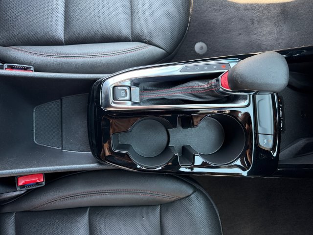 Used 2025 Chevrolet Trax RS w/ Sunroof Package FWD image 29