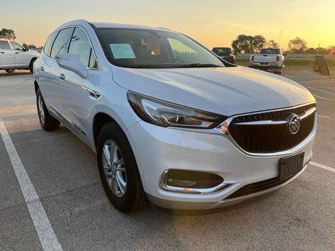 Used 2018 Buick Enclave Essence FWD image 6