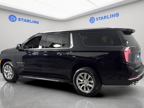 Used 2025 Chevrolet Suburban Premier image 4