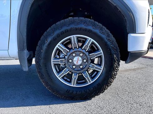 Used 2025 GMC Sierra 1500 AT4 AWD/4WD image 9
