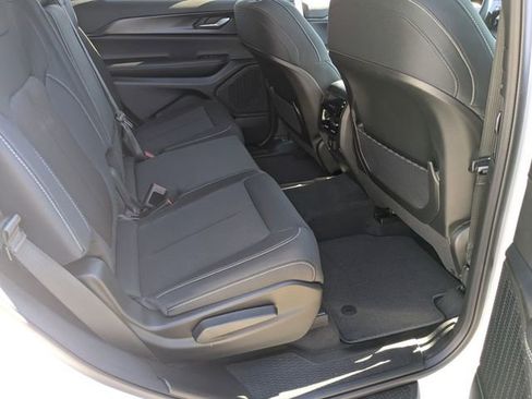 New 2026 Jeep Grand Cherokee L Laredo image 25