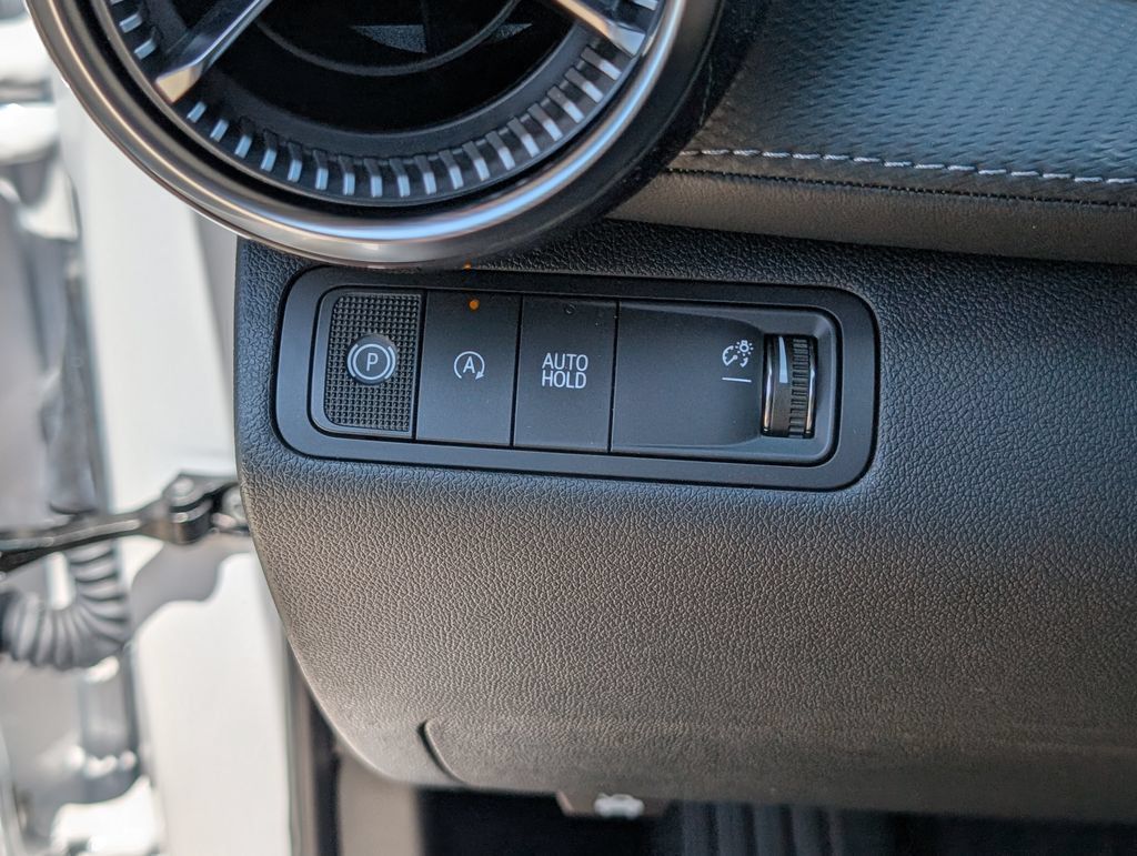 New 2027 Chevrolet Equinox LT w/ Convenience Package II FWD image 14