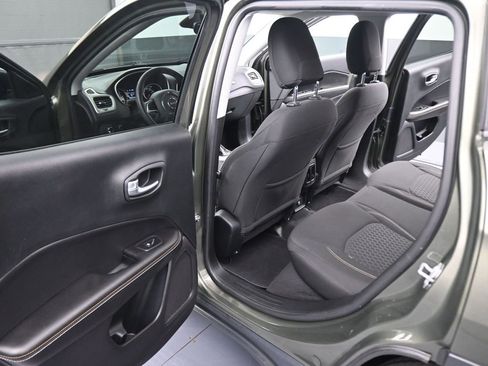 Used 2018 Jeep Compass Sport AWD/4WD image 39