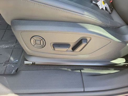 Certified 2025 Audi Q3 2.0T Premium AWD/4WD image 11