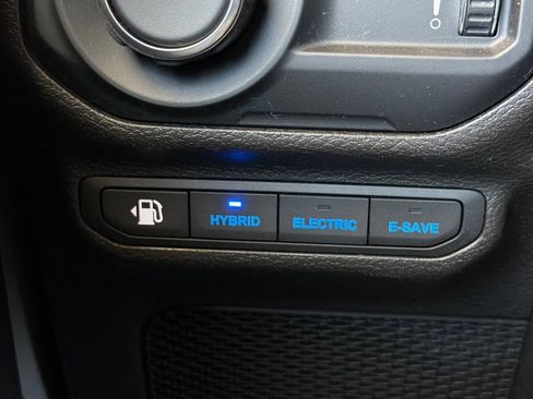 Used 2023 Jeep Wrangler Unlimited w/ 8.4" Radio Group AWD/4WD image 31