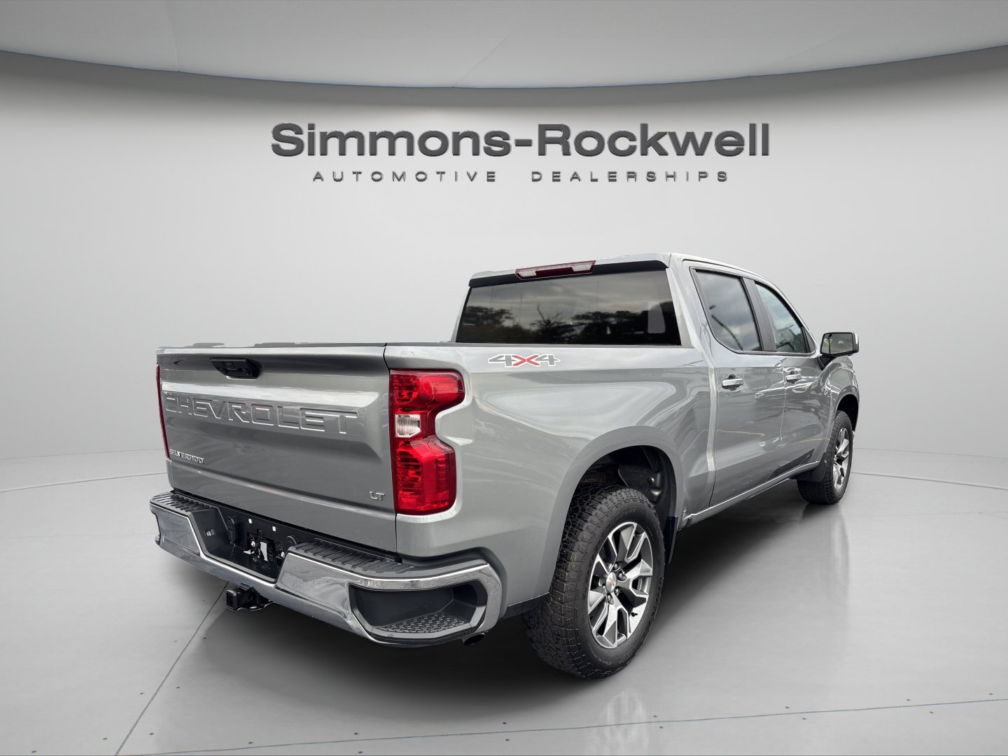 Used 2024 Chevrolet Silverado 1500 LT AWD/4WD image 5