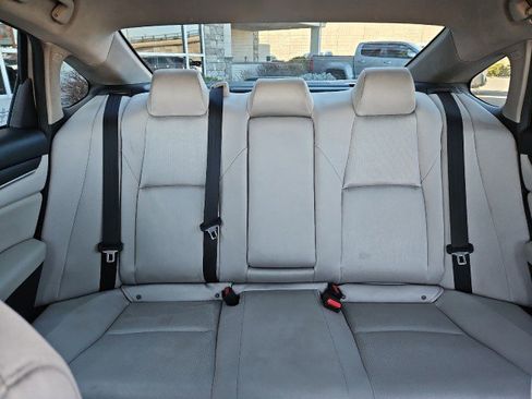 Used 2019 Honda Accord LX image 19