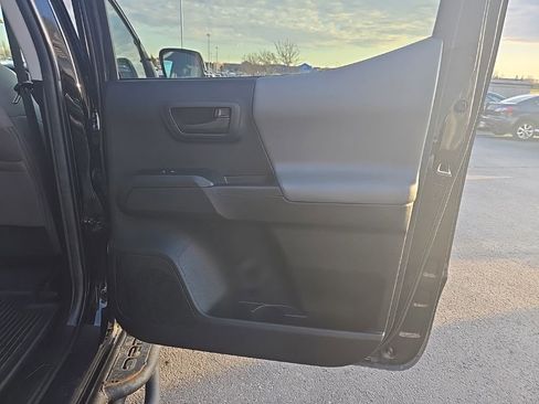 Used 2022 Toyota Tacoma SR image 27