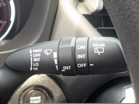 Used 2024 Toyota RAV4 XLE FWD image 29