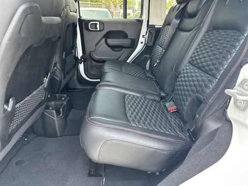 Used 2025 Jeep Wrangler Unlimited Rubicon w/ Convenience Group image 24