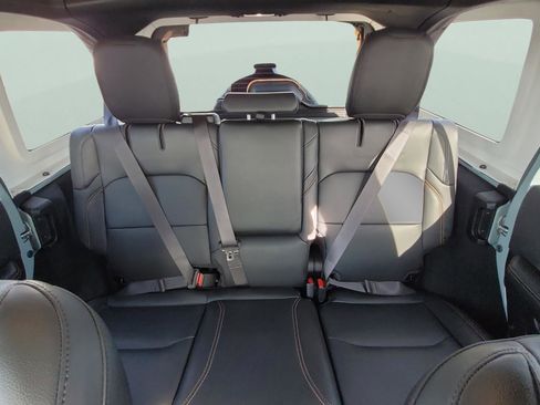 Used 2024 Jeep Wrangler Unlimited Sahara w/ Safety Group image 17