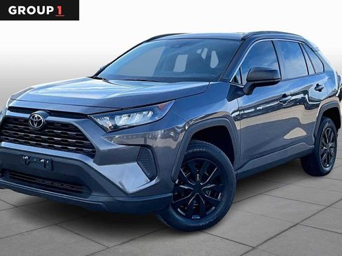 Used 2021 Toyota RAV4 LE image 1