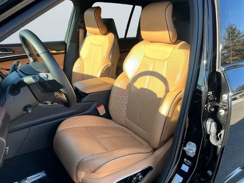 Used 2023 Jeep Grand Cherokee Summit w/ Advanced Protech Group IV image 10