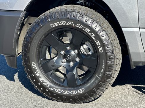 Used 2025 RAM 1500 Warlock AWD/4WD image 25