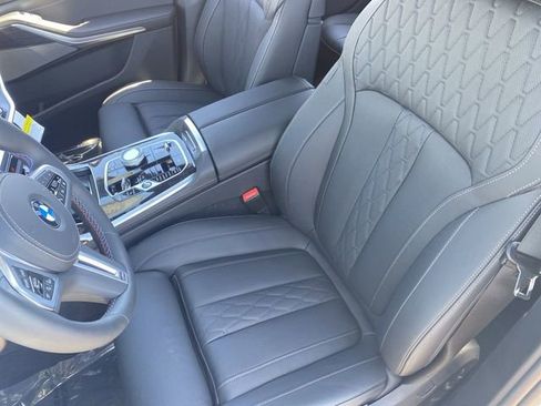 New 2025 BMW X7 M60i image 18